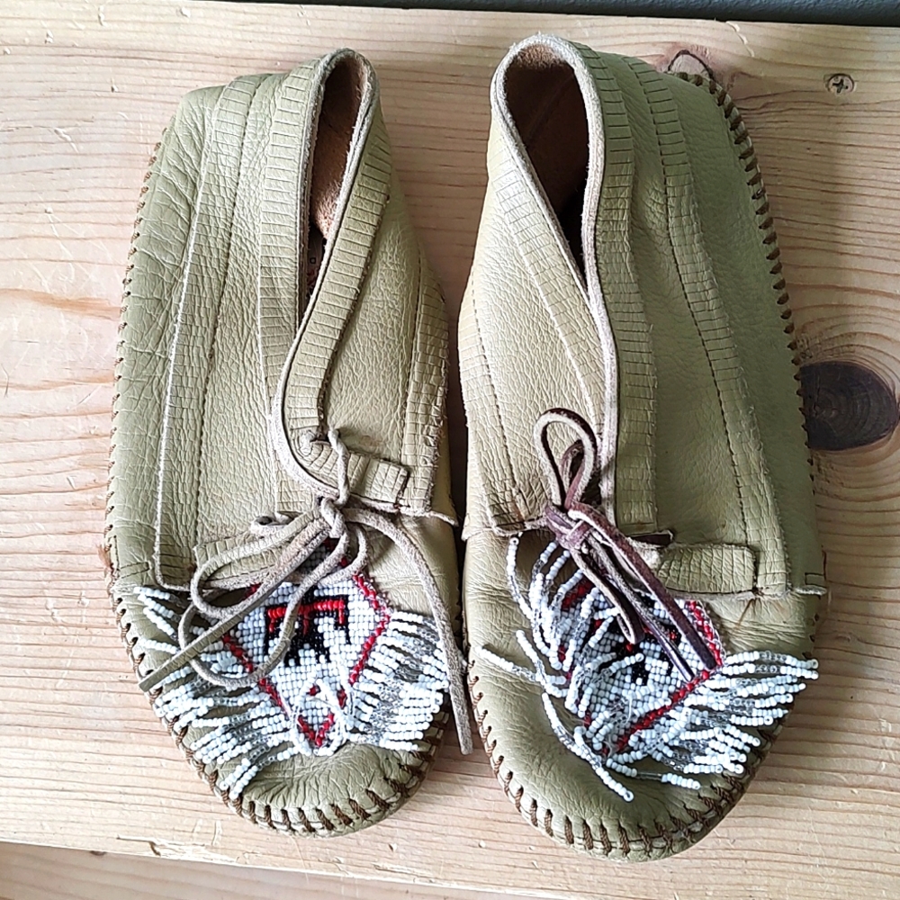 Vintage Minnetonka Thunderbird moccasins